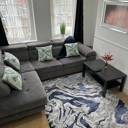 2 Bedroom Flat, 2 Minutes Walk To Bethnalgreen Station, Central לונדון מראה חיצוני תמונה