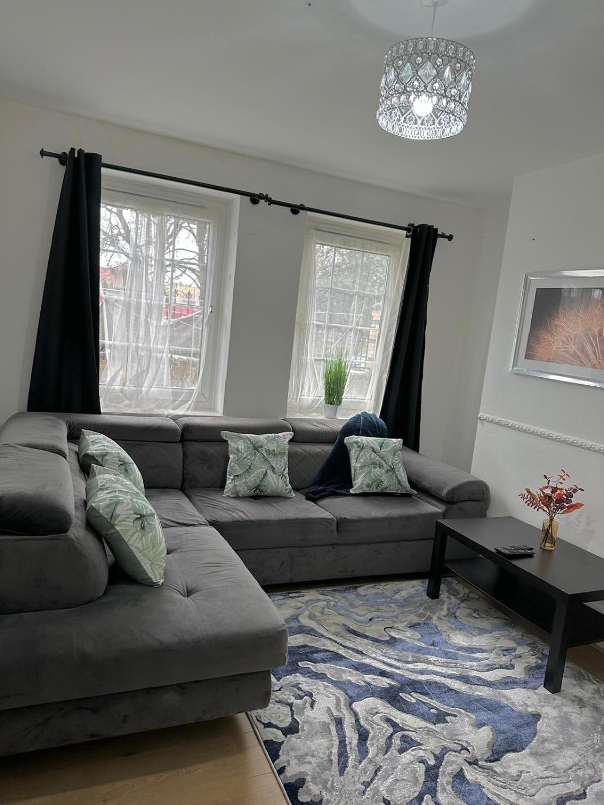 2 Bedroom Flat, 2 Minutes Walk To Bethnalgreen Station, Central לונדון מראה חיצוני תמונה