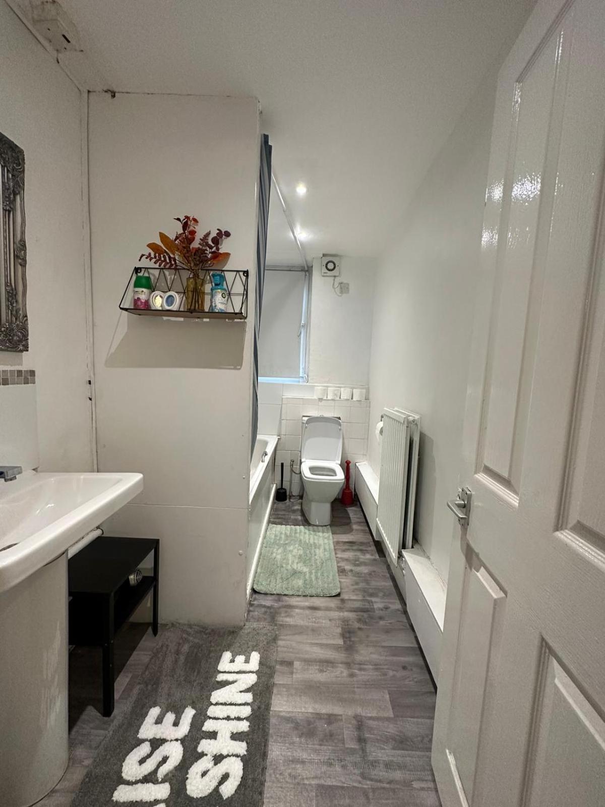 2 Bedroom Flat, 2 Minutes Walk To Bethnalgreen Station, Central לונדון מראה חיצוני תמונה