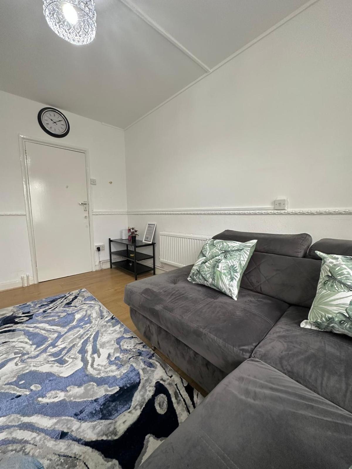 2 Bedroom Flat, 2 Minutes Walk To Bethnalgreen Station, Central לונדון מראה חיצוני תמונה