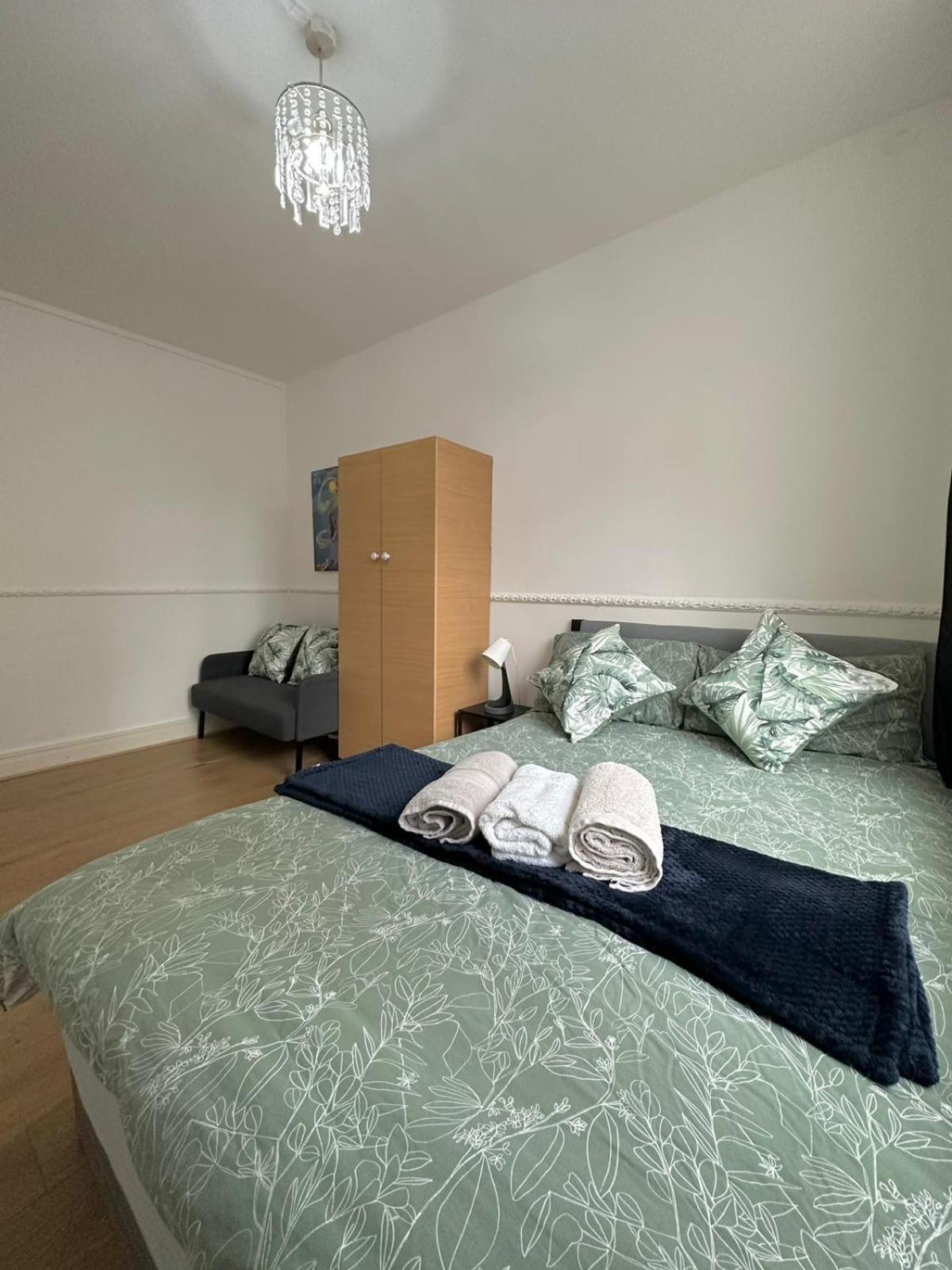 2 Bedroom Flat, 2 Minutes Walk To Bethnalgreen Station, Central לונדון מראה חיצוני תמונה