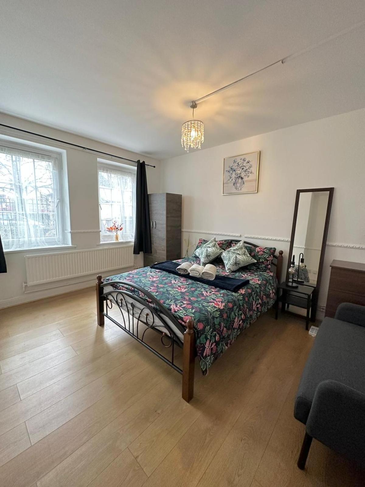 2 Bedroom Flat, 2 Minutes Walk To Bethnalgreen Station, Central לונדון מראה חיצוני תמונה