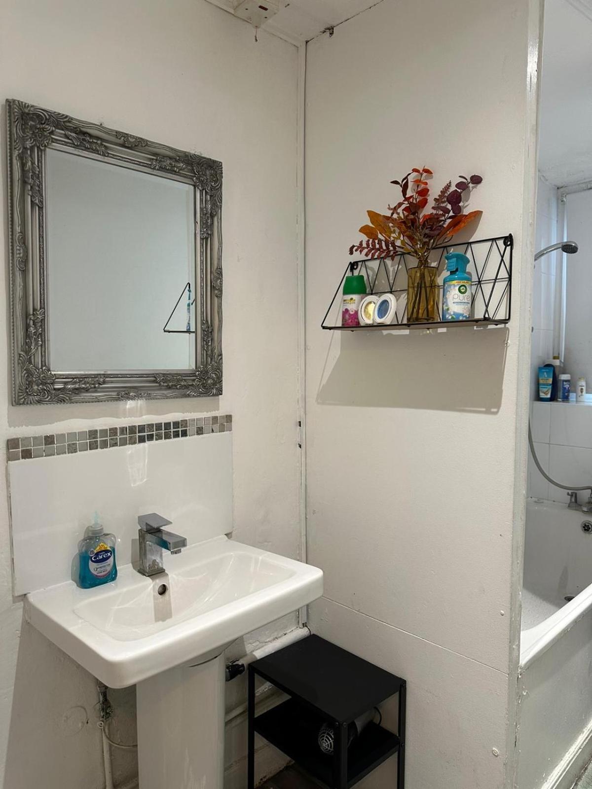 2 Bedroom Flat, 2 Minutes Walk To Bethnalgreen Station, Central לונדון מראה חיצוני תמונה